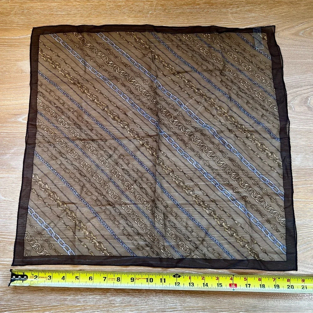 Elaine Gold 📝description elevate